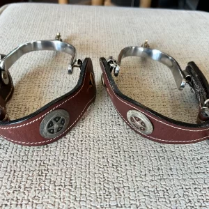 Espuelas Vaqueras de Acero y Cuero