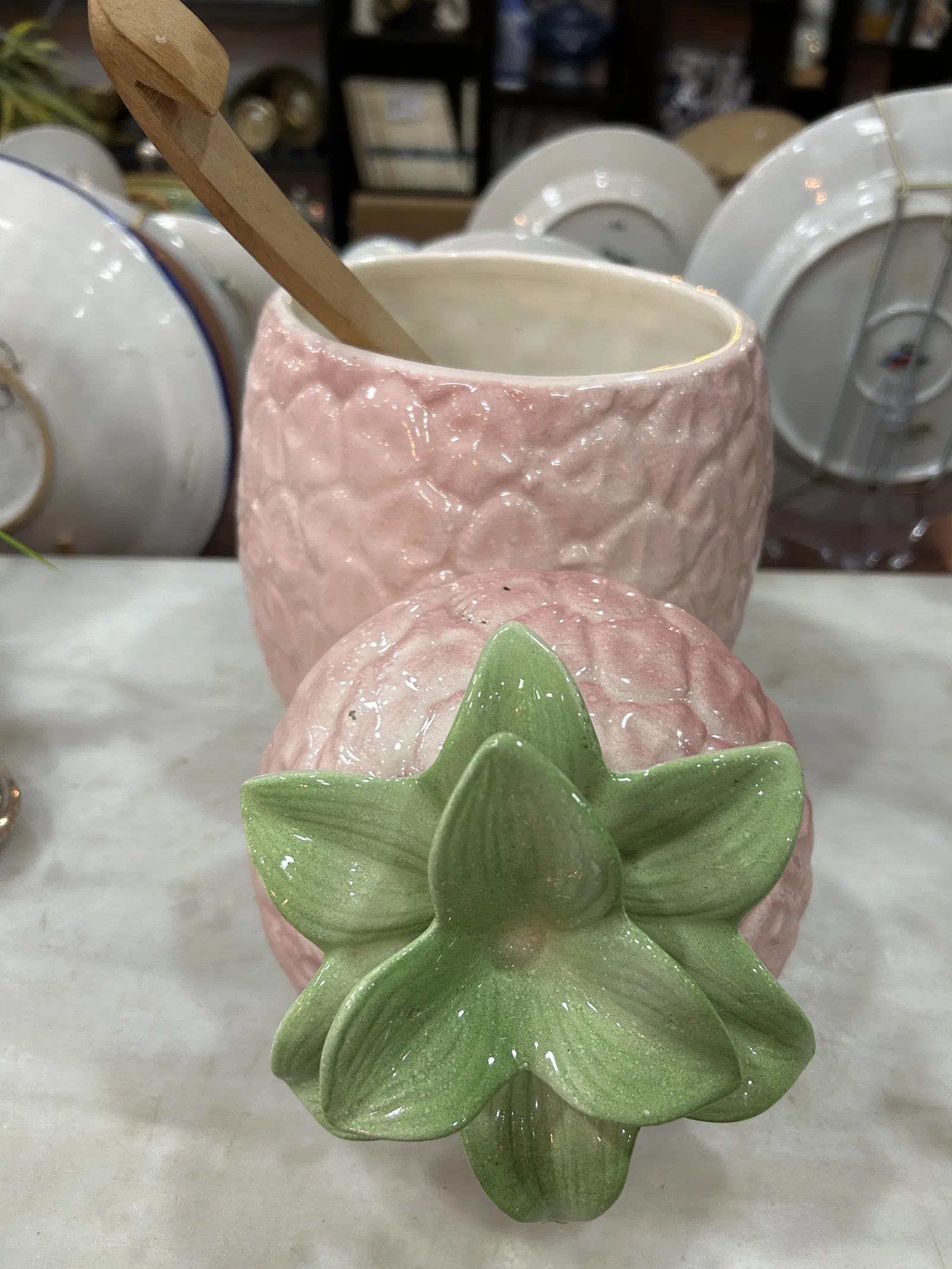 Ponchera Piña Grande Cerámica Rosa + Cuchara - Imagen 3