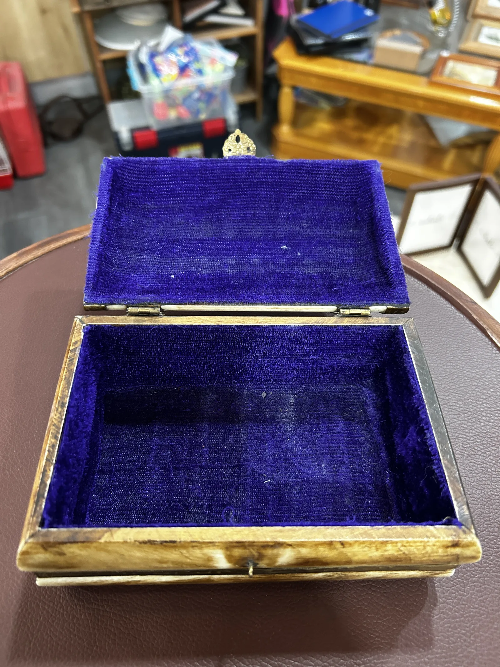 Cofre- caja joyero en hueso y latón - Imagen 7