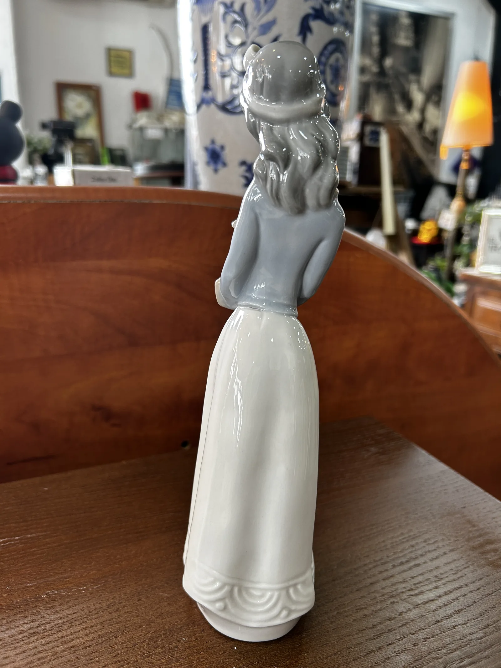 Figura Porcelana TENGRA - Niña con Osito de Peluche - Imagen 5