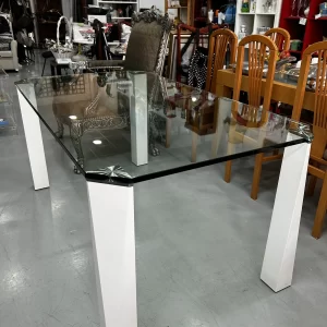 Mesa de comedor de cristal templado y diseño