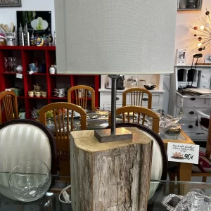 Lámpara rústica de tronco de madera