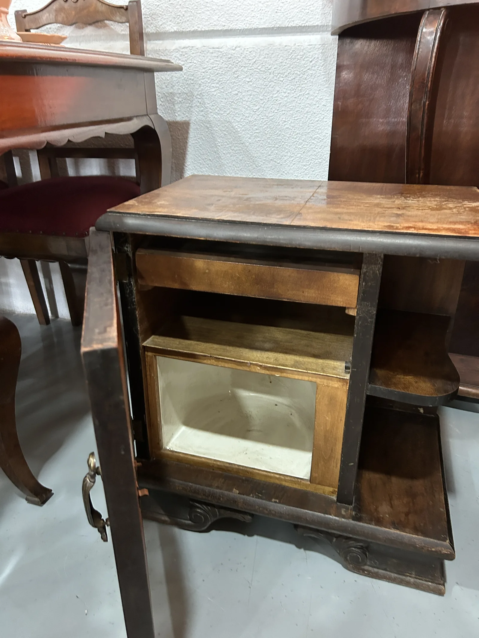 Pareja de Mesillas Art Déco con Compartimento - Imagen 4