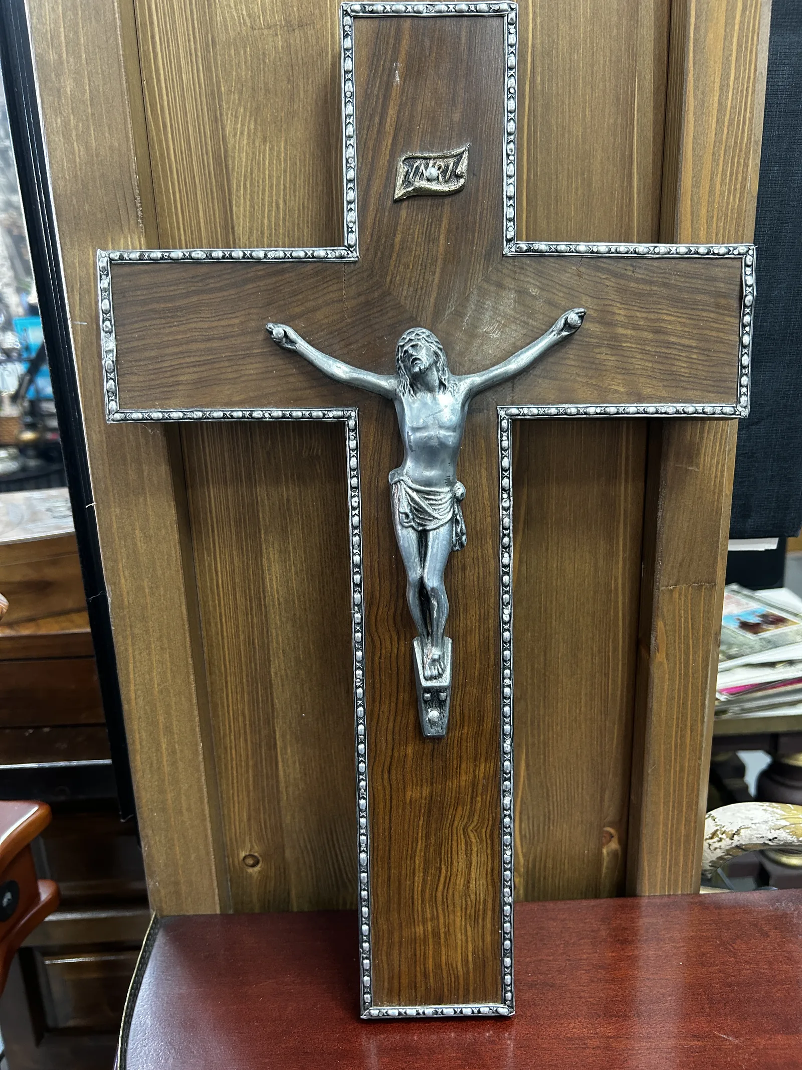 Crucifijo de Pared Antiguo de Madera y Metal - Imagen 5