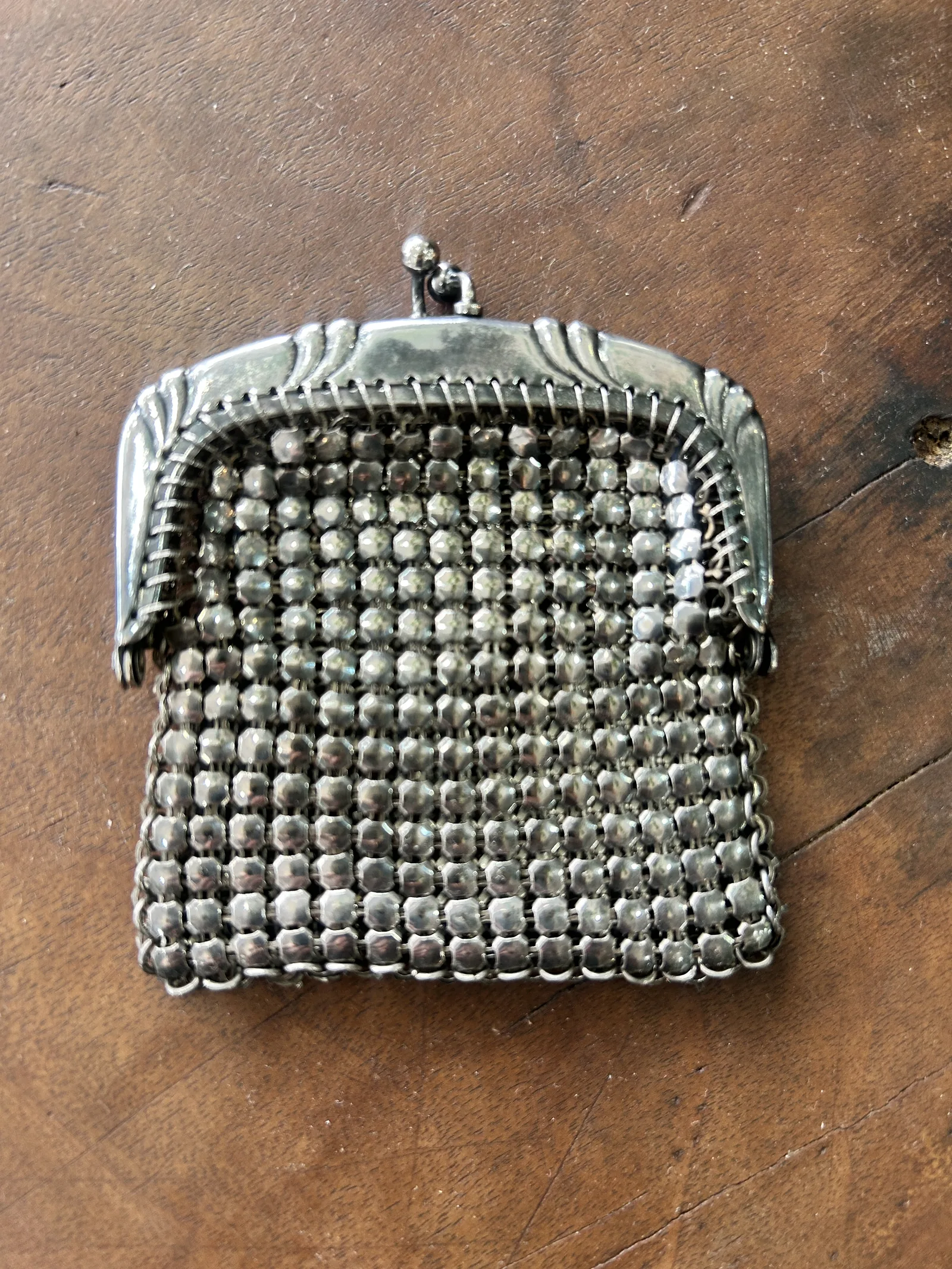Monedero Vintage de Malla Metálica Plateada