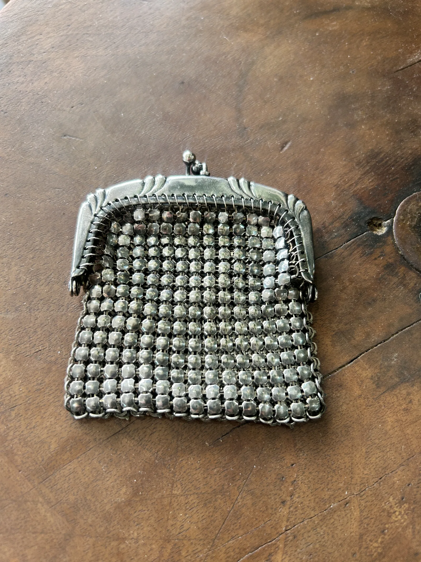 Monedero Vintage de Malla Metálica Plateada - Imagen 3