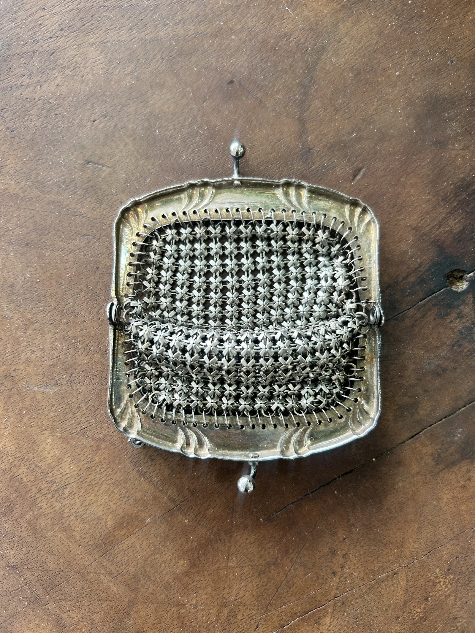 Monedero Vintage de Malla Metálica Plateada - Imagen 4