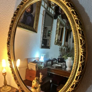 Espejo Ovalado Vintage Dorado tallado elegante