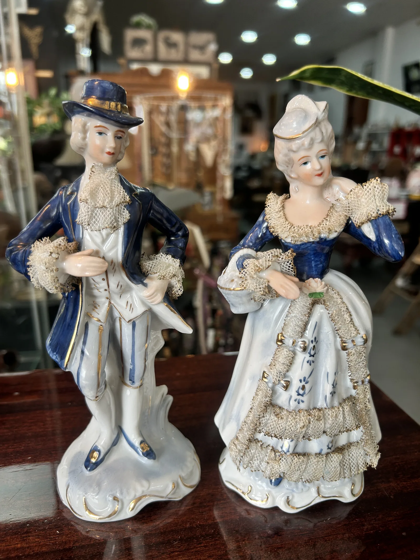 Pareja Figuras Porcelana Encaje Vintage