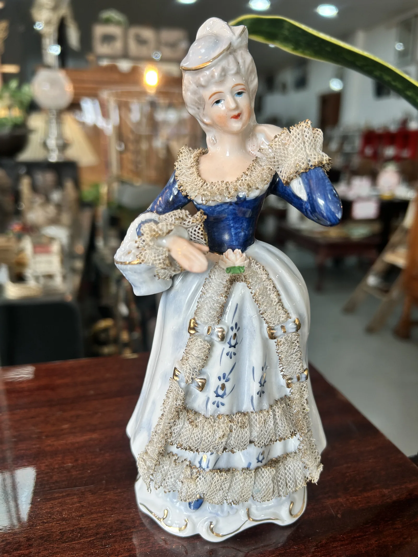 Pareja Figuras Porcelana Encaje Vintage - Imagen 3