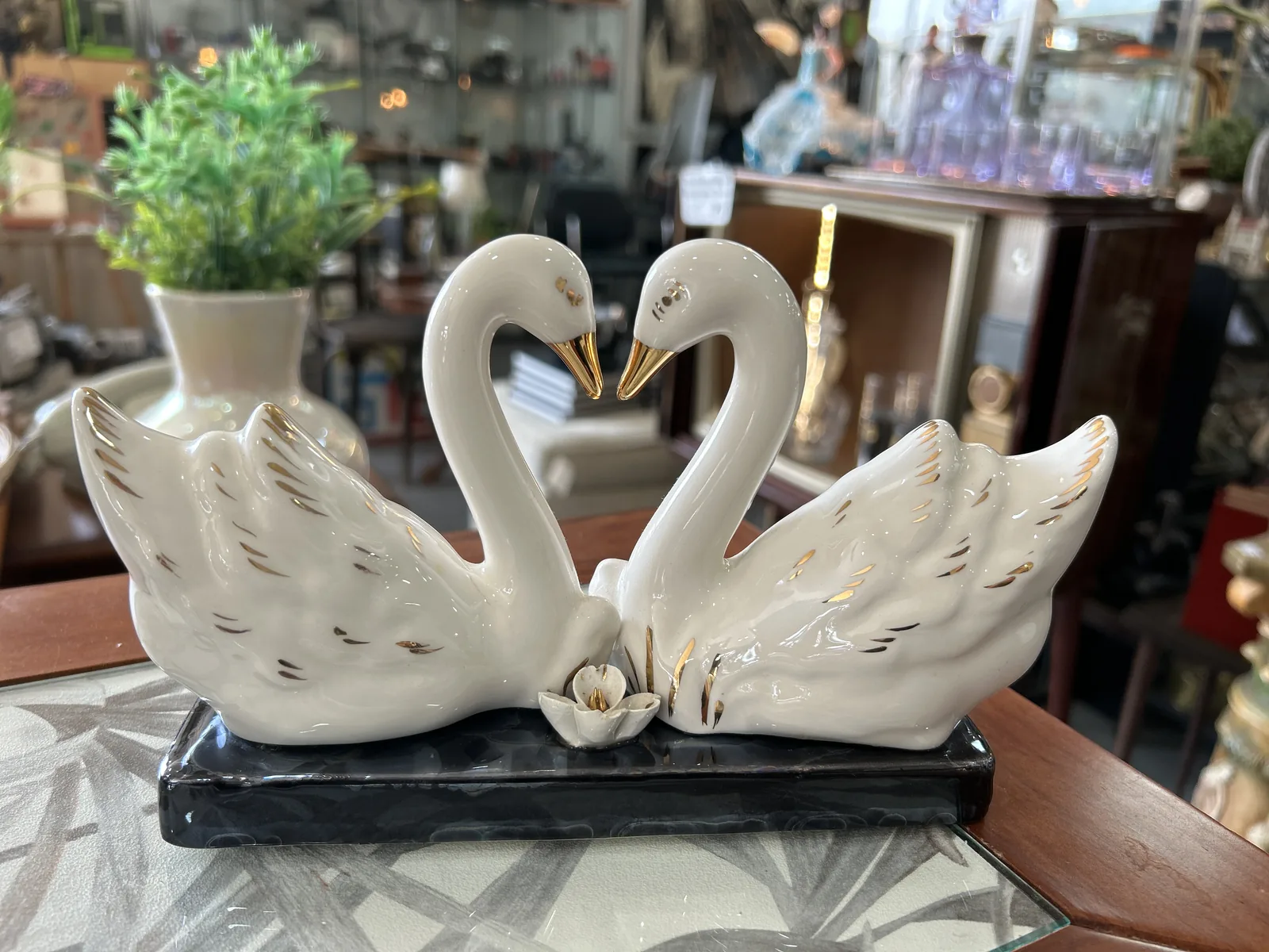 Figura Cisnes Porcelana Vintage y Dorado - Imagen 5