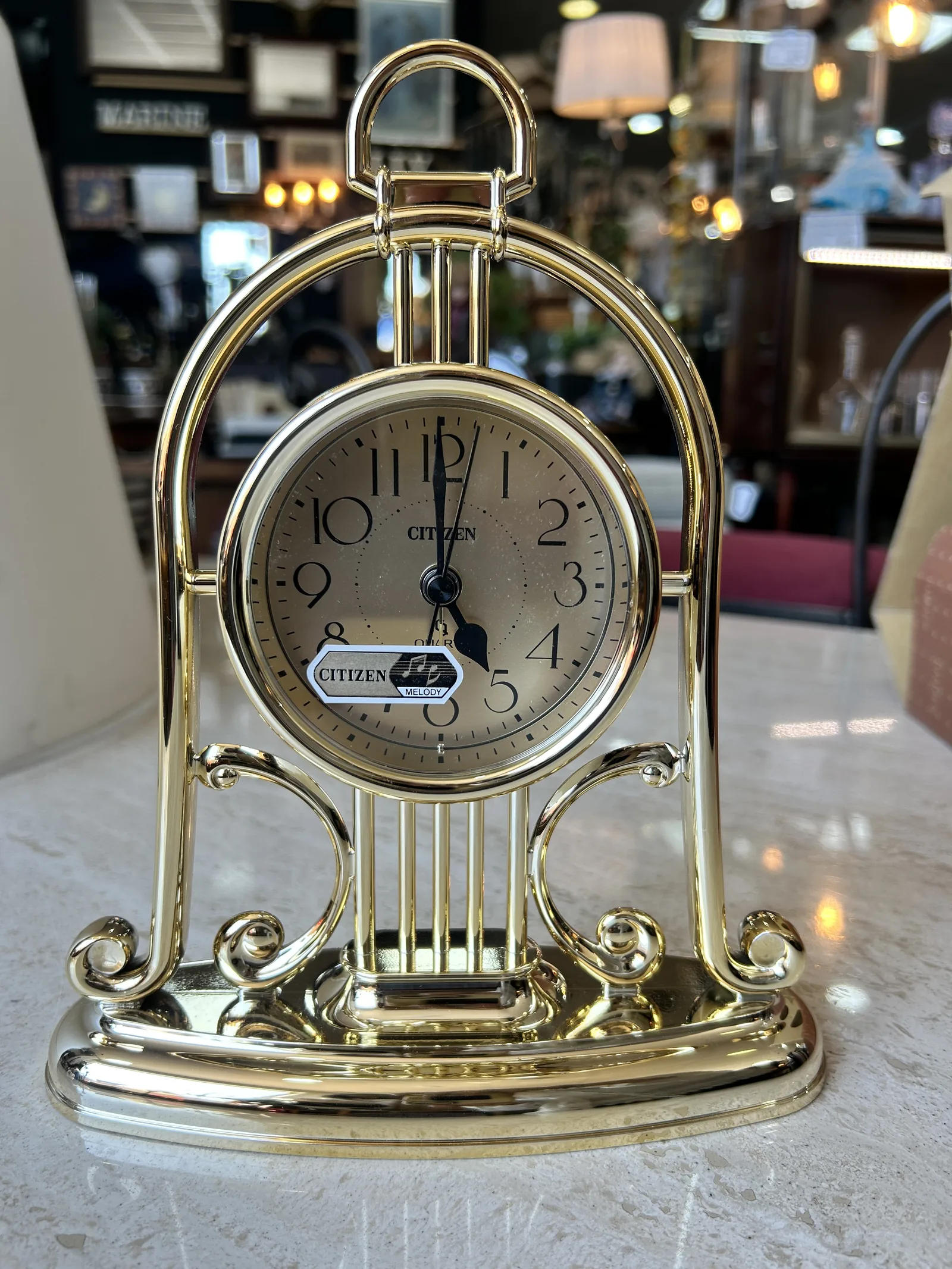 Reloj de sobremesa dorado marca CITIZEN nuevo - Imagen 3