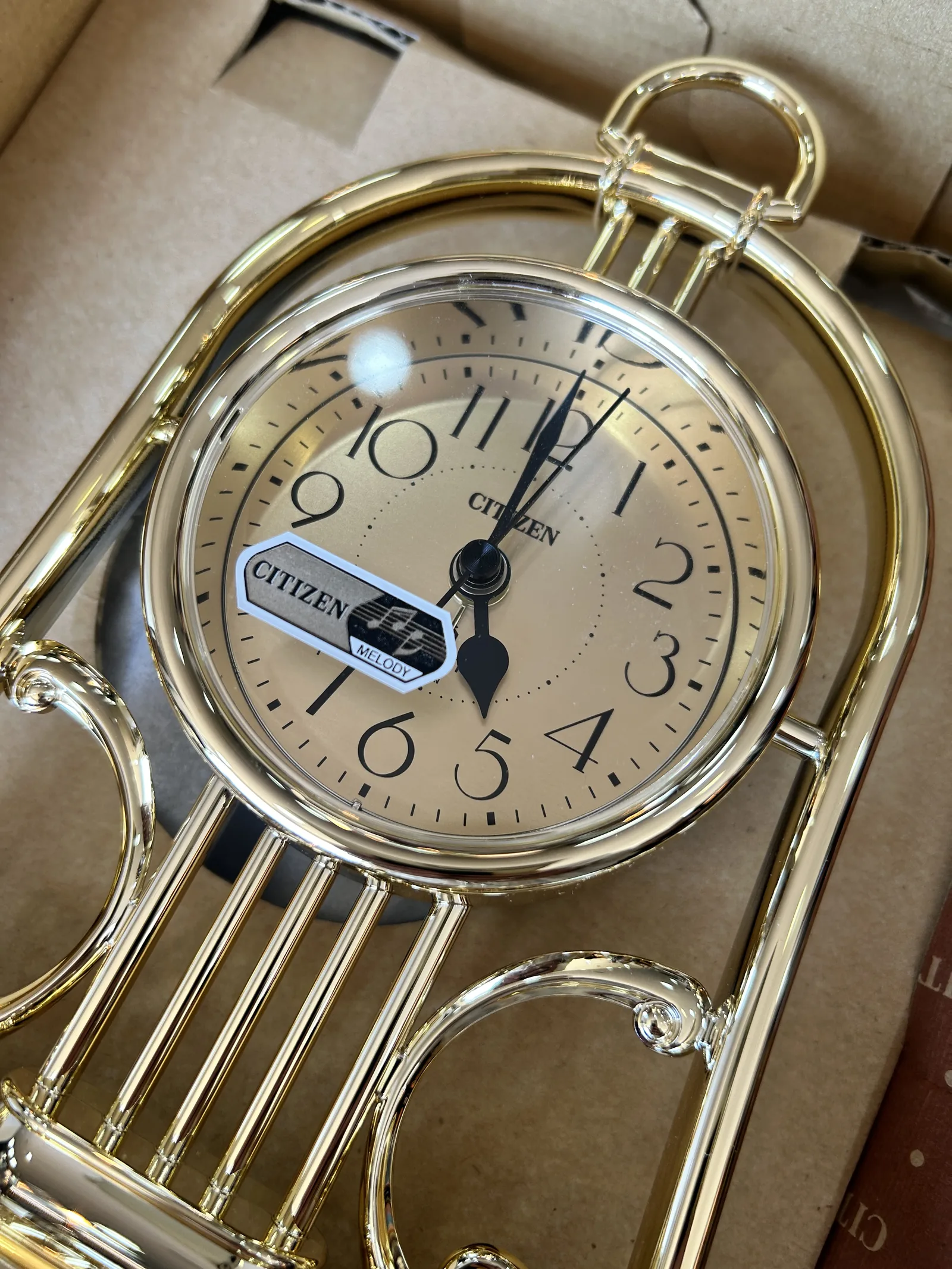 Reloj de sobremesa dorado marca CITIZEN nuevo - Imagen 7