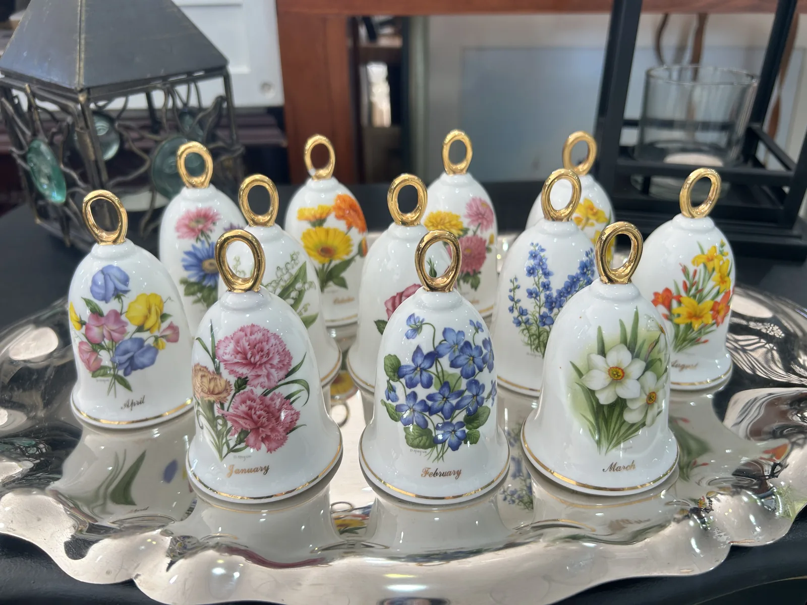12 Campanas Porcelana D.Hague Flores del Mes - Imagen 6