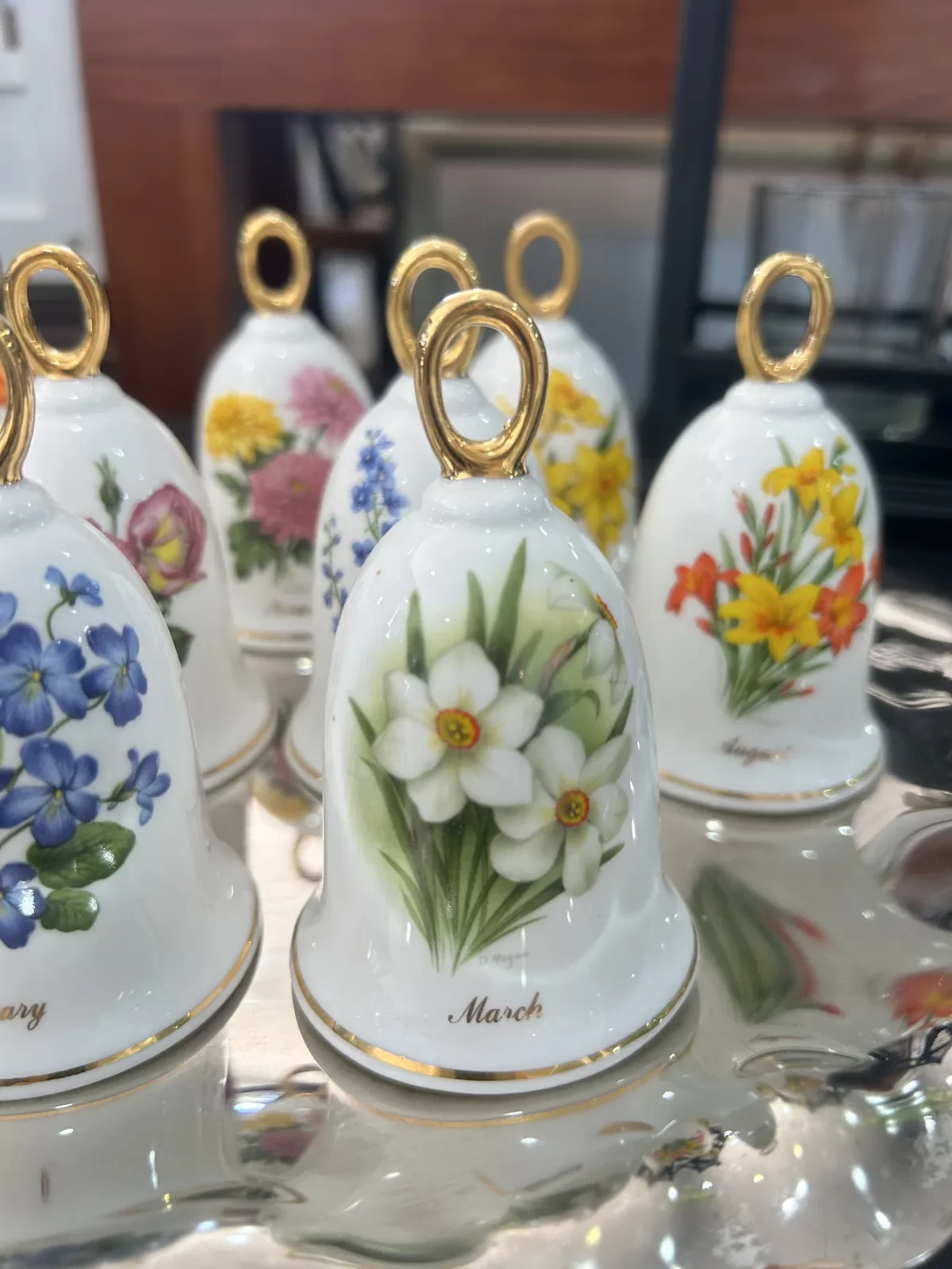 12 Campanas Porcelana D.Hague Flores del Mes - Imagen 5