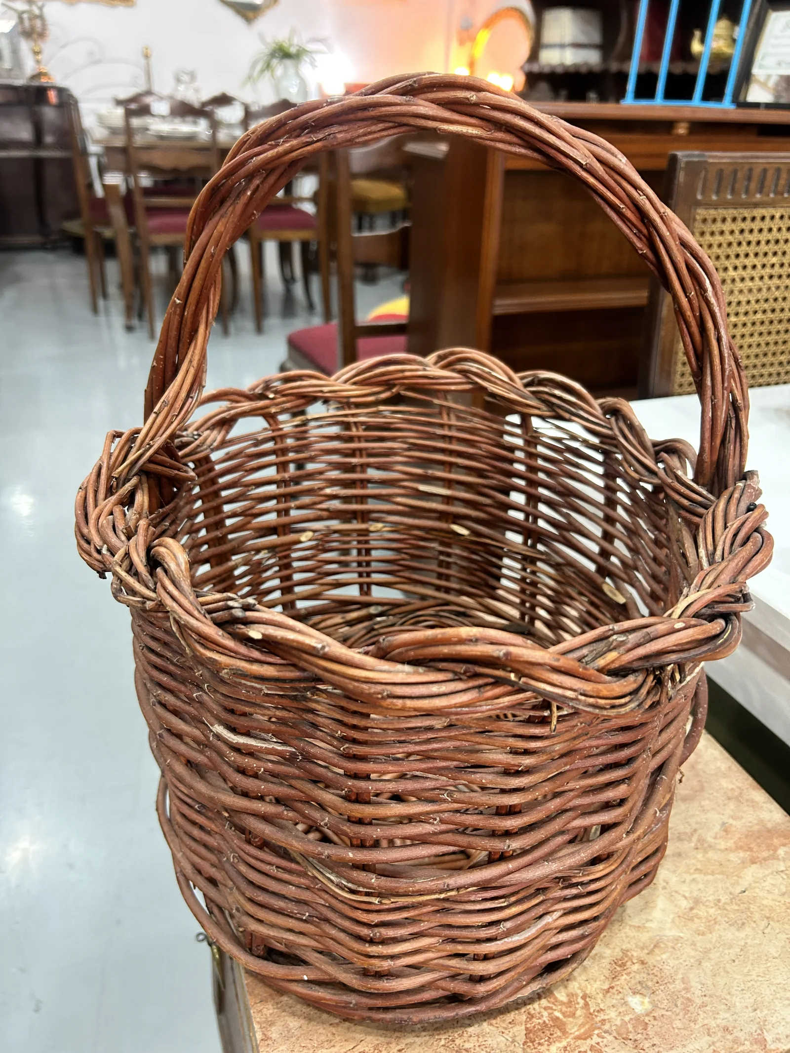 Cesta de mimbre rústica con asa grande - Imagen 4