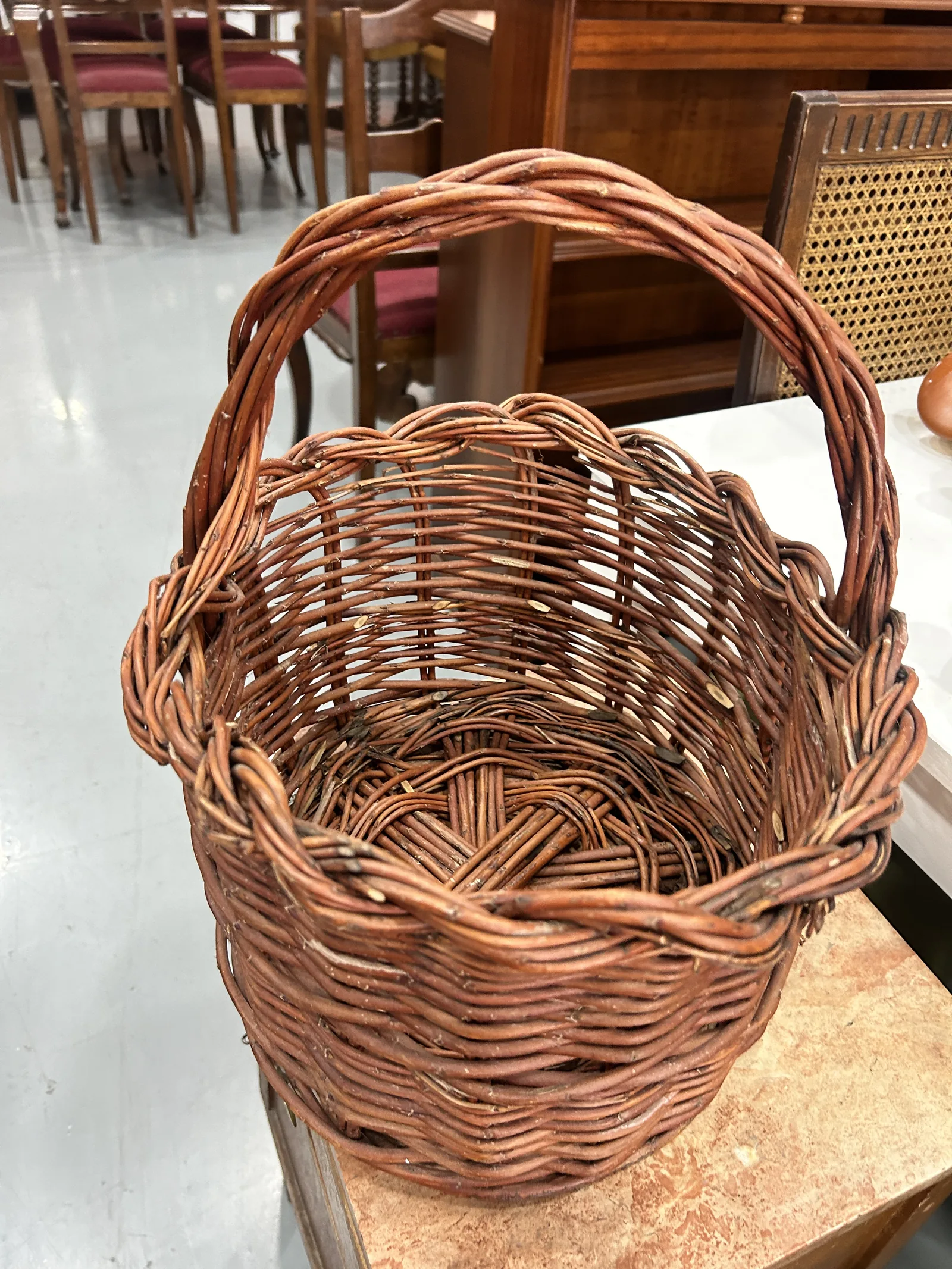 Cesta de mimbre rústica con asa grande - Imagen 5