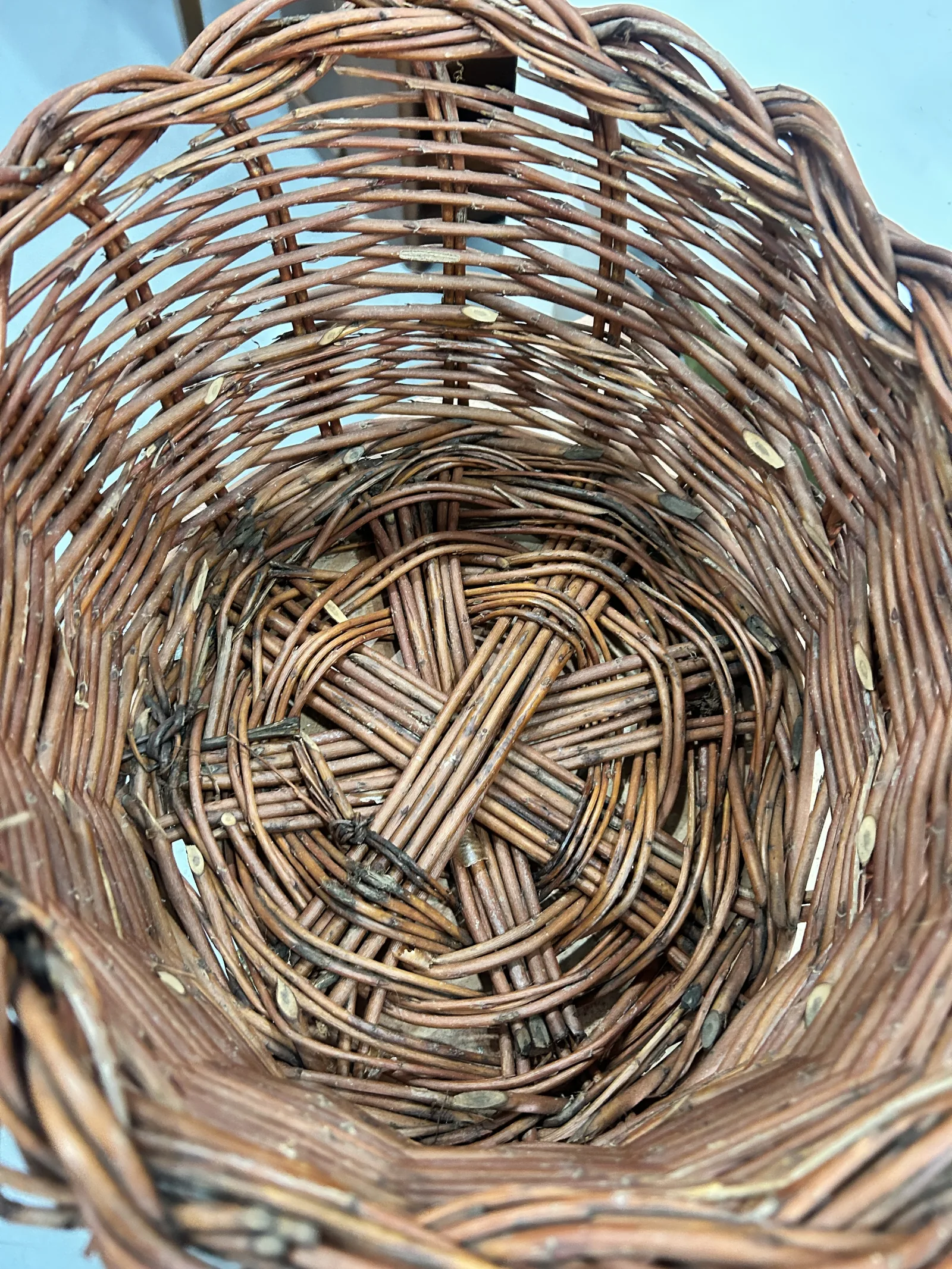 Cesta de mimbre rústica con asa grande - Imagen 8