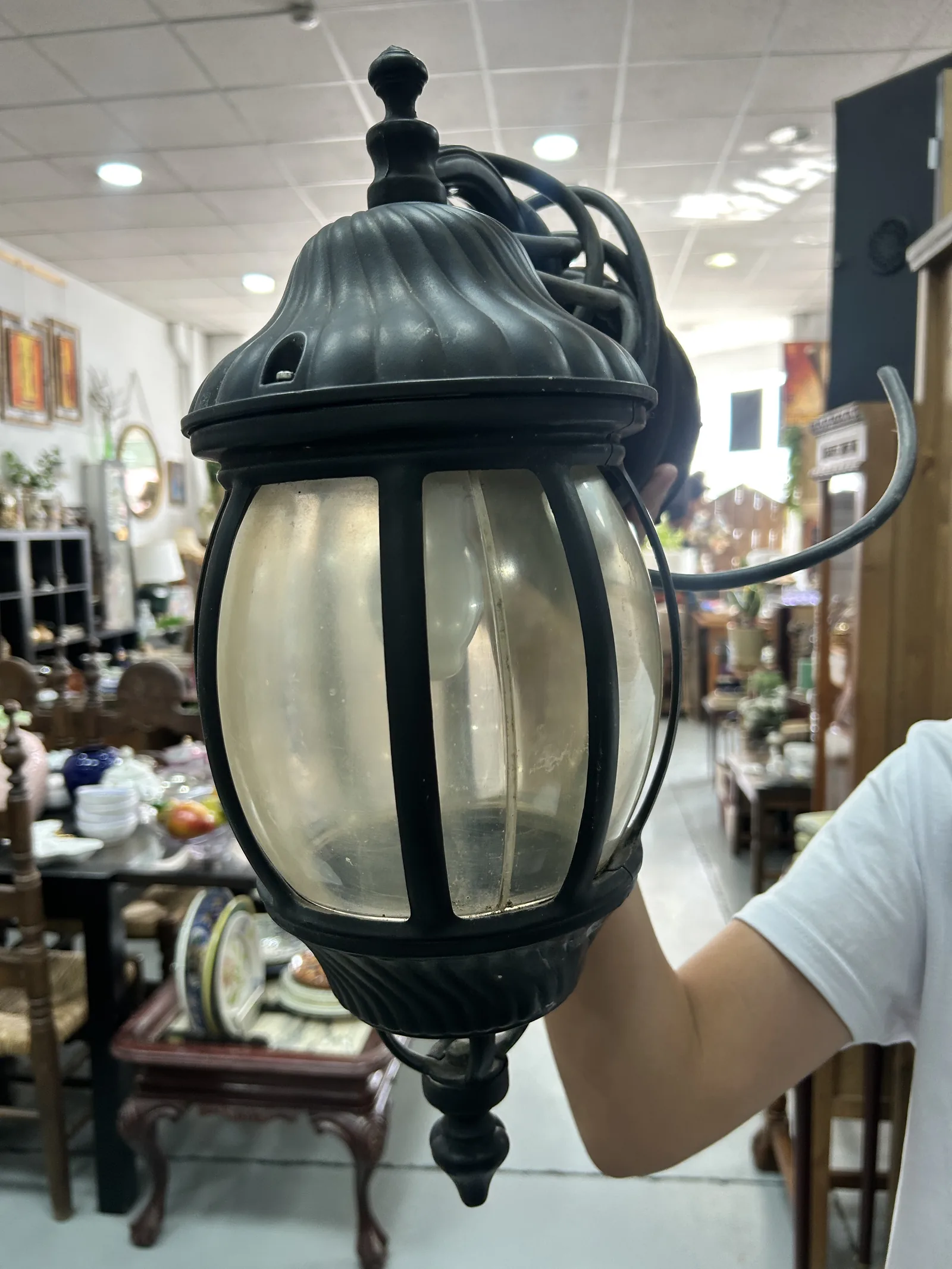 Farol exterior de pared rústico negro - Imagen 4