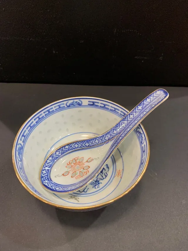 Cuenco y Cuchara Porcelana China Grano Arroz
