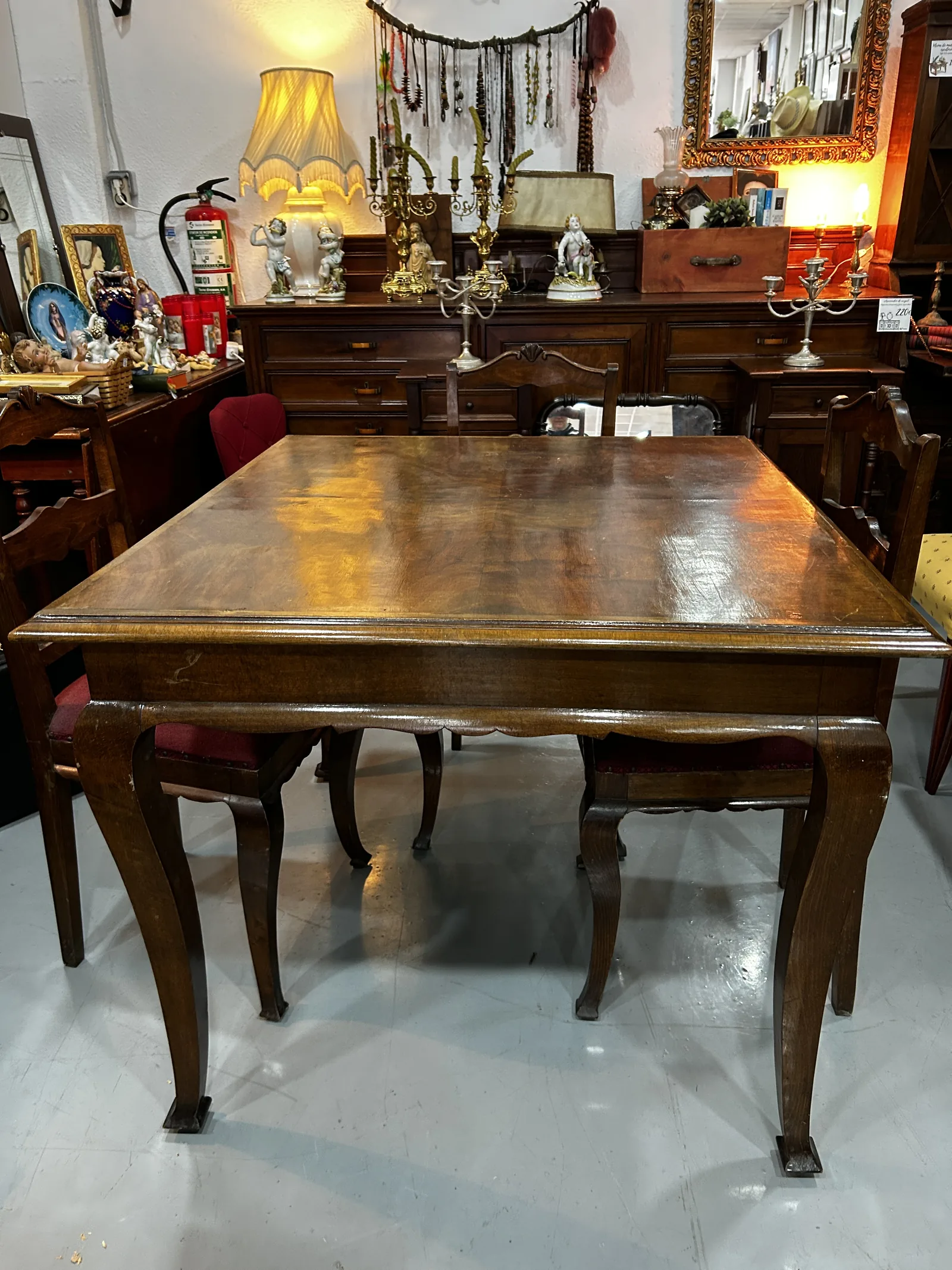 Mesa cuadrada de comedor – estilo clásico madera - Imagen 6