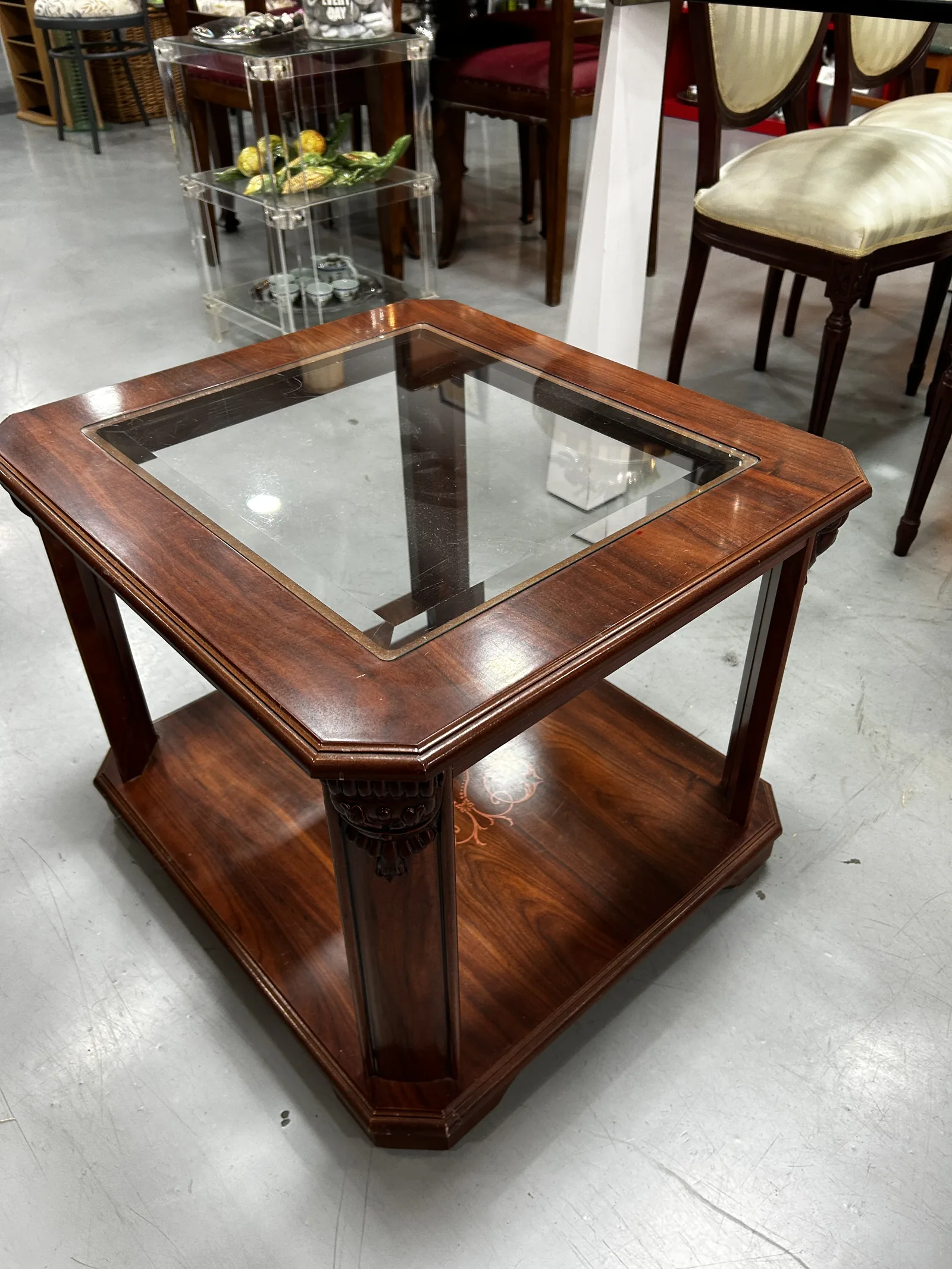 Mesa vintage de madera con tapa de cristal - Imagen 5