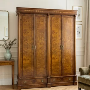 Armario antiguo de raíz con cajoneras interiores